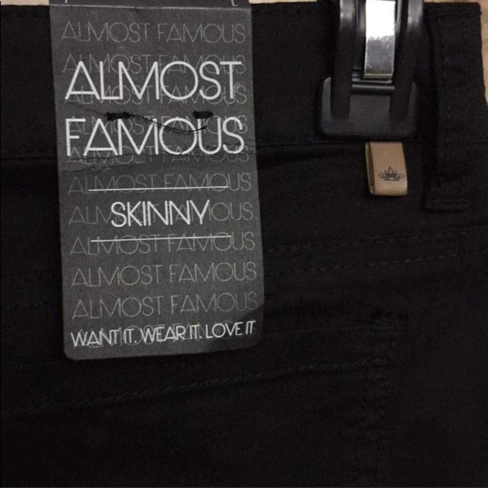 Almost famous sexy sleek black skinny lightweight classy SLIM crop pants NEW 1 - Picture 4 of 8
